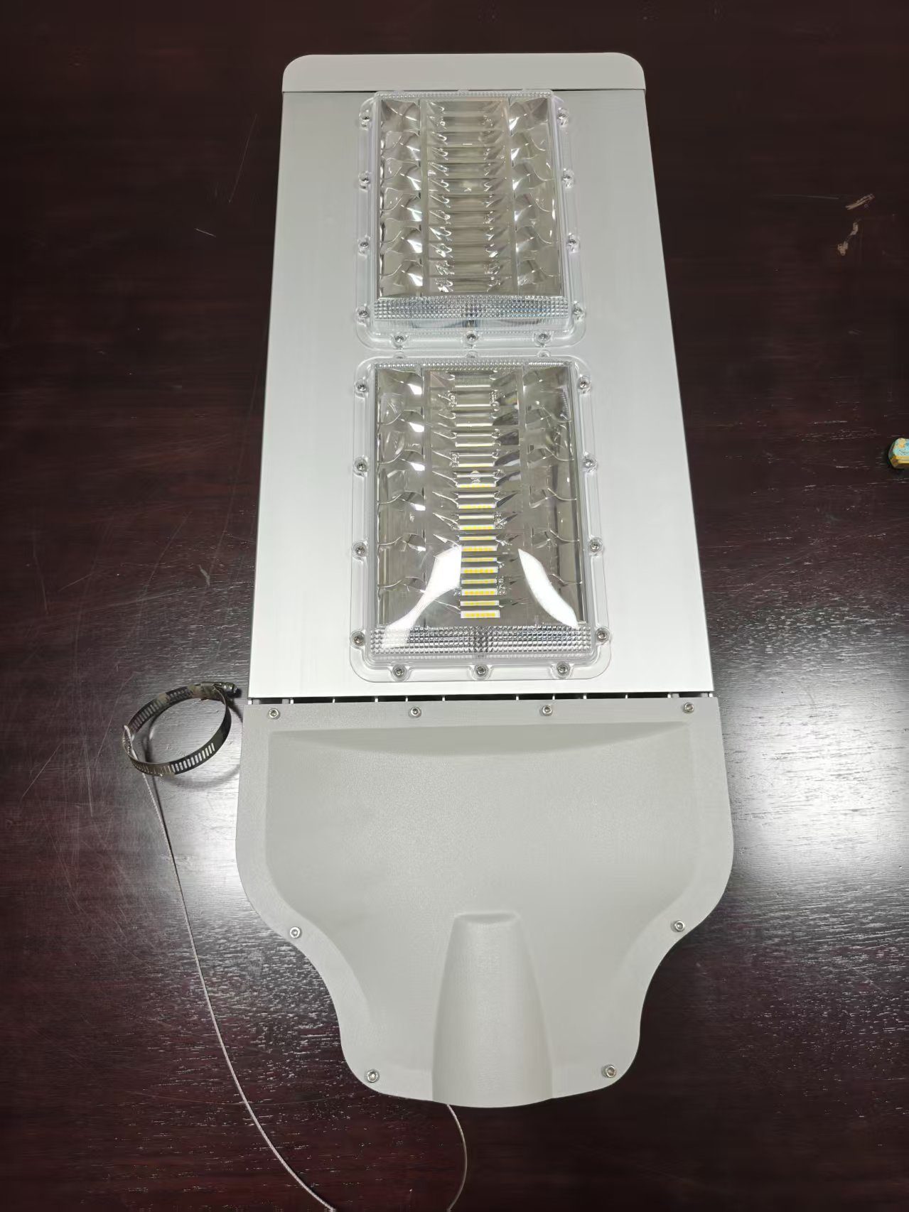 GL-200W LED路灯头产品实拍（双模组阵列/白灰外壳）