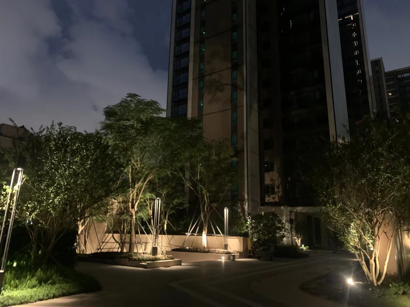 深圳梅香里人才住房项目园林景观户外灯具实景
