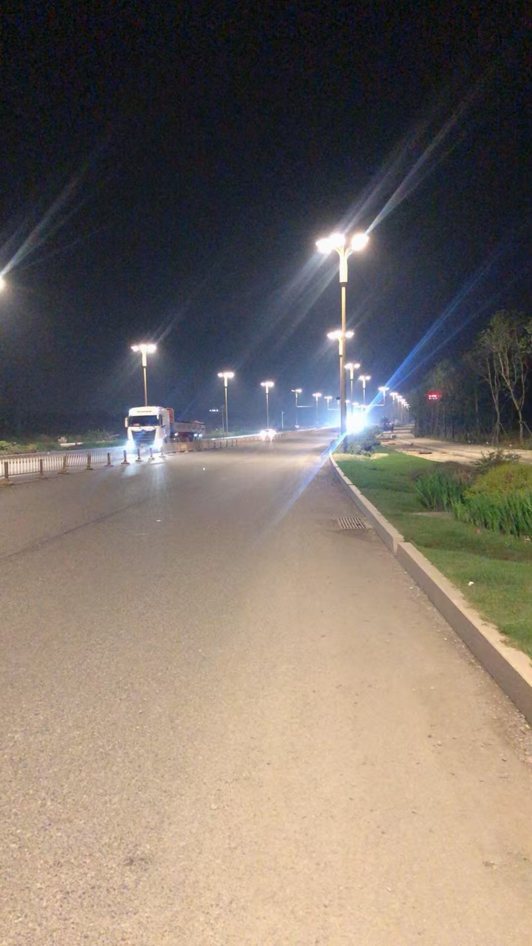 名匠智汇市政道路LED路灯实景照明工程